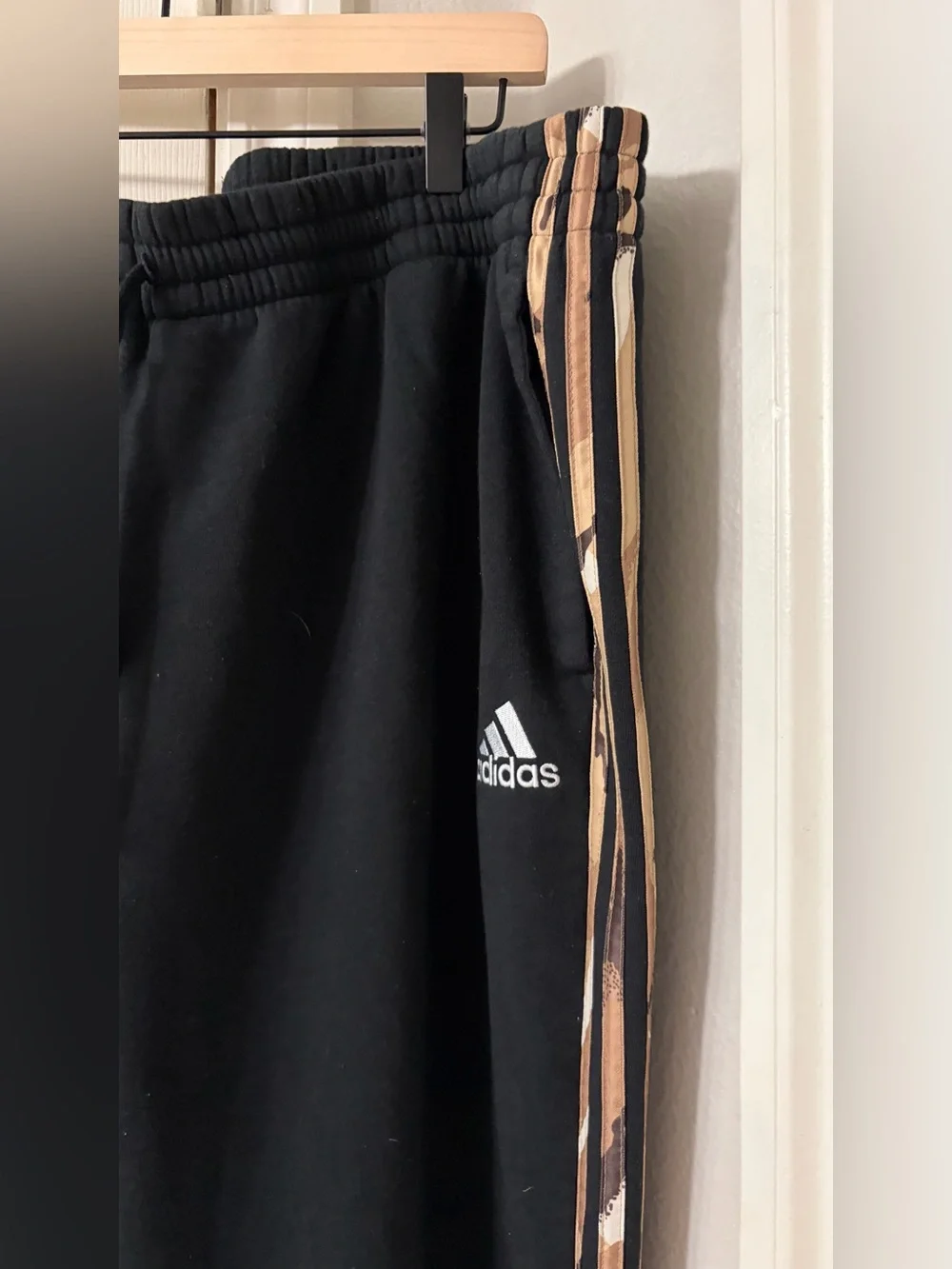 ADIDAS 3 STRIPES BLACK CAMO JOGGERS PANTS Size 3XL Drawstring Waist